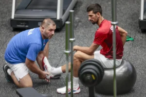 Shanghai Open 2024, 1RM, app di allenamento, Apple Watch, encoder, salto verticale, Novak Djokovic, Carlos Alcaraz, Jannik Sinner, profilo carico-velocità, allenamento della forza, allenamento basato sulla velocità, Spleeft, monitoraggio in tempo reale, autoregolazione, affaticamento neuromuscolare, potenza, prestazioni atletiche