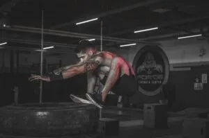 como saltar mas alto, saltar mas alto, entrenamiento de salto, salto vertical, entrenamiento de salto vertical, mejorar el salto vertical, como saltar mas alto en voleibol, como saltar mas alto en baloncesto, altura de salto, potencia explosiva, entrenamiento de fuerza para salto, ejercicios pliometricos, Spleeft App, seguimiento de salto en tiempo real, fase concéntrica, fase excéntrica, fatiga neuromuscular, mecánica del salto, velocidad de despegue, análisis de altura de salto, entrenamiento de salto en voleibol, salto vertical en baloncesto, mates, entrenamiento en la cima de la montaña, sobrecarga progresiva, potenciación post-activación, pliometría para salto, rendimiento atlético