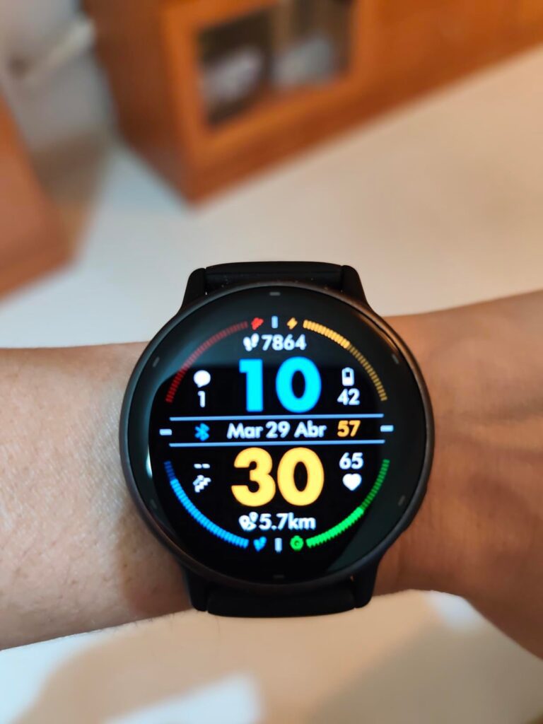 Best Fitness Tracker for 2025: Top Picks for Active Lifestyles 10 Garmin Vívoactive 5, Smartwatch con GPS, Pantalla AMOLED, Funciones Esenciales de Salud y Forma física y hasta 11 días de autonomía, Negro _ Amazon.es_ Electrónica