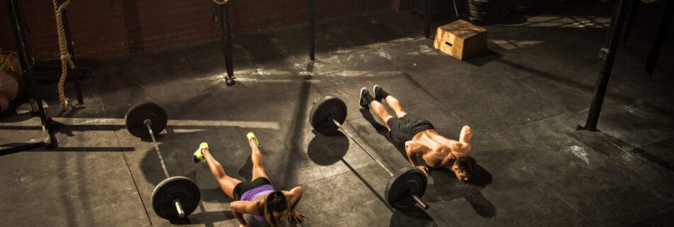 Raw Powerlifting Equipped 950x320 - Raw Powerlifting vs Equipped: Complete Training Guide
